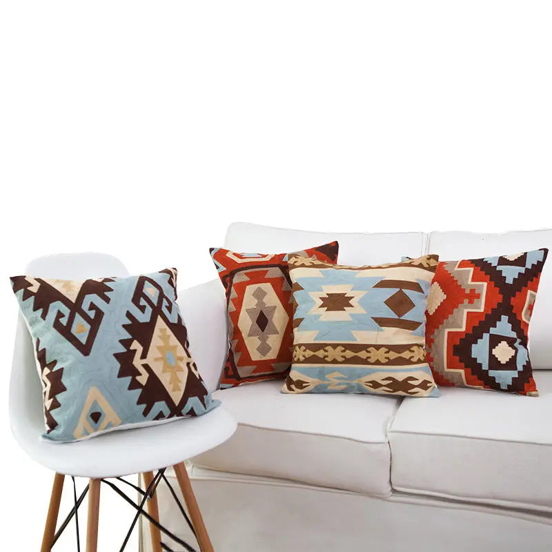 Housse de Coussin Brodée CASHPIL
